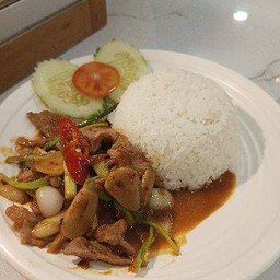ข้าวหมูผัดกะปิ