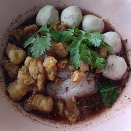 เส้นเล็กลูกชิ้นพิเศษกากหมู