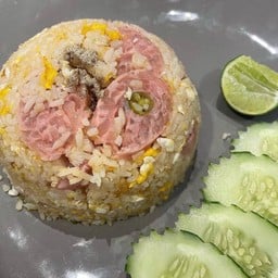 ข้าวผัดแหนมครบรส