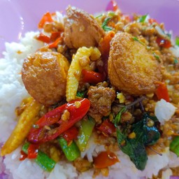 ข้าวกระเพราหมูสับเต้าหู้