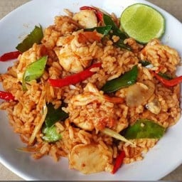 ข้าวผัดต้มยำทะเล