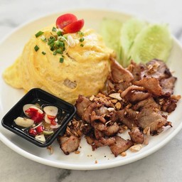 ข้าวไข่ข้นหมูกะเทียมพริกไทย