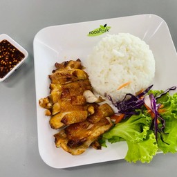 ข้าวมันไก่ย่าง (น้ำจิ้มแจ่ว)