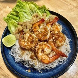 หมี่คลุกกุ้งกระเทียม×กากเจียวกรุบกรอบ