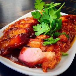 หมูกรอบ (กับข้าว)