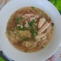บะหมี่เก้ียวปูหมูแดง