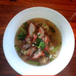 เกี้ยวหมูแดง