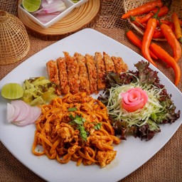 ข้าวชอยคั่วแห้งทงคัตสึหมู