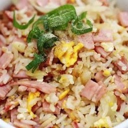 ข้าวผัดเบคอน