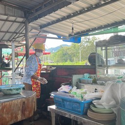 ก๋วยเตี๋ยวหมูต้มยำ by ป้าหนา