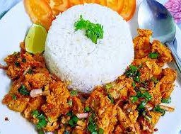 ข้าวยำไก่แซ่บ