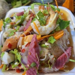 ร้านยำล้นถ้วย