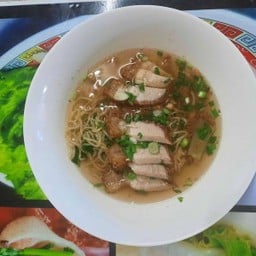 บะหมี่หมูกรอบ