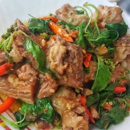 (กับข้าว) กระเพราเนื้อตุ๋น