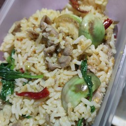 ผัดเขียวหวานเนื้อราดข้าว