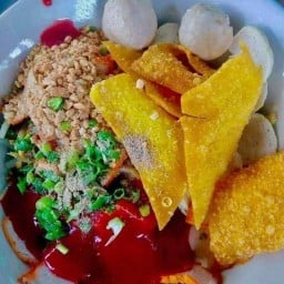 ก๋วยเตี๋ยวเย็นตาโฟต้มยำ น้ำใส ในโรงเรียน ซ.ยามเช้า ตรงกันข้ามตลาดภูมิชนก