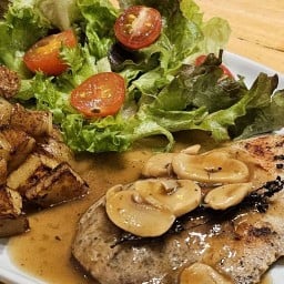 TP Kitchen Steak House ป่าแดด