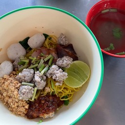 3 มุม 3 ร้าน