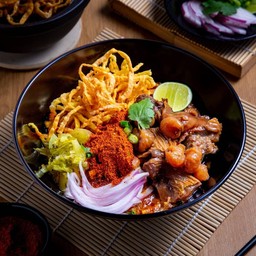 ข้าวซอยเนื้อตุ๋นลำไย