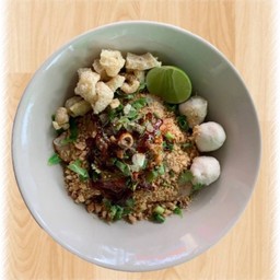 ก๋วยเตี๋ยวแห้งต้มยำ