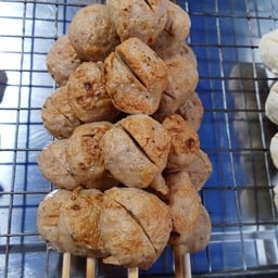 ยำแซ่บ หมูย่าง ไส้