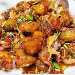 ยำปลานิลโบราณ