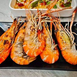 กุ้งเผาครึ่งโล