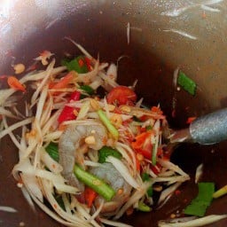 กุ้งสด ตำไทย ไทยไทยใส่ผักชีฝรั่ง