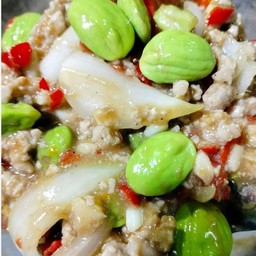 ข้าวสะตอหมูสับผัดกะปิ