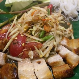 ตำหมูกรอบ