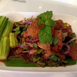 ลาบน้ำตกแซลมอน