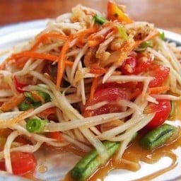 ส้มตำนัว หน้าหมู่บ้านวรางกูลคลอง3
