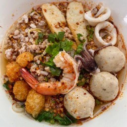 บะหมี่-เกี๊ยว หมูแดง (ก๋วยเตี๋ยว) เพิ่มสิน