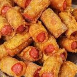 เกี๊ยวใส้กรอกแดงทอด