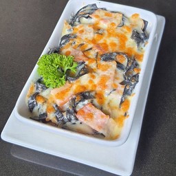 BLACK Fettuccine Baked Double Cheese (เฟตตูชินี่หมึกดำ อบดับเบิ้ลชีส)