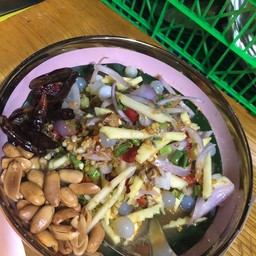 ยำสามไข่ (ไข่ปู,ไข่ปลา,ไข่แมงดา)