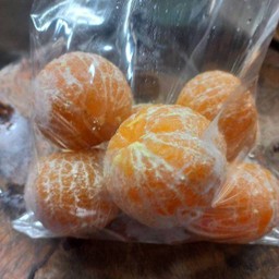 ส้มปอกเปลือกพร้อมทาน