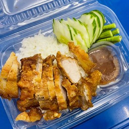 ข้าวน้ำพริกหมูทอด