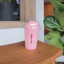 Strawberry Milkshake สตรอเเบอรี่ปั่นนมสด