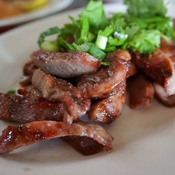 ลิ้นหมูร้องไห้