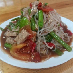 ตำเส้นเล็กปลาร้าหมูยอ