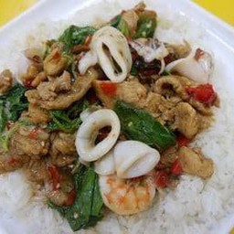ผัดกระเพรารวมมิตร