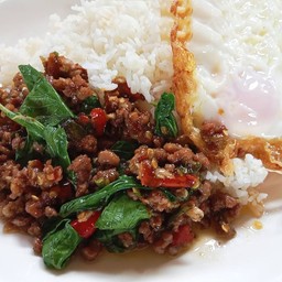 ผัดกระเพราเนื้อ