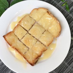ขนมปังปิ้งเนยน้ำตาล
