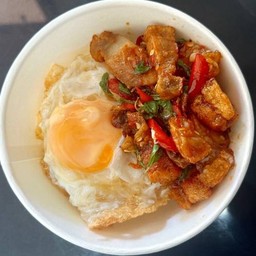 ข้าวกระเพราหมูกรอบ