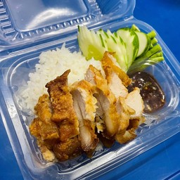 ข้าวหมูทอดน้ำจิ้มแจ่ว