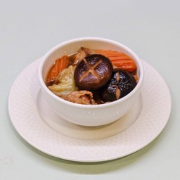 กะหล่ำปลีตุ๋นเห็ดหอม (เจ)