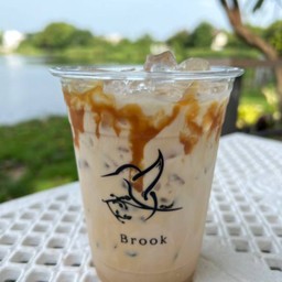 06.คาราเมลมัคคีอาโต้ เย็น