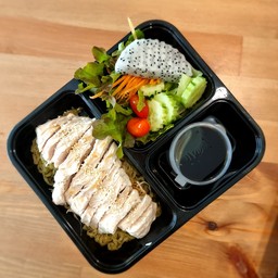 บะหมี่ผัก+ไก่ย่าง (น้ำจิ้มแจ่ว)