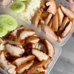 ข้าวคอหมูย่าง (ไม่ใส่แตงกวา)